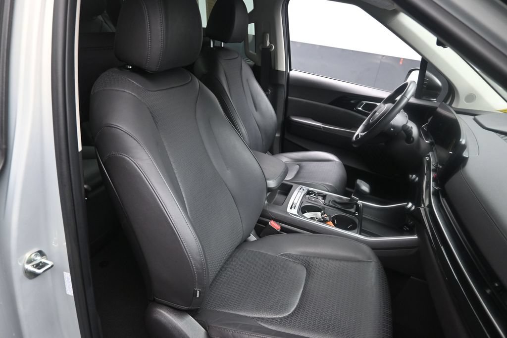 Used 2025 Kia Carnival SX Prestige FWD image 26