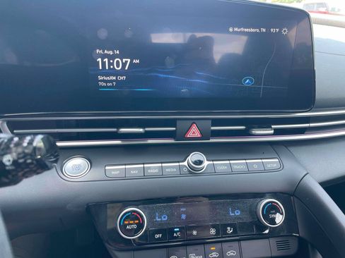 Used 2024 Hyundai Elantra SEL FWD image 16