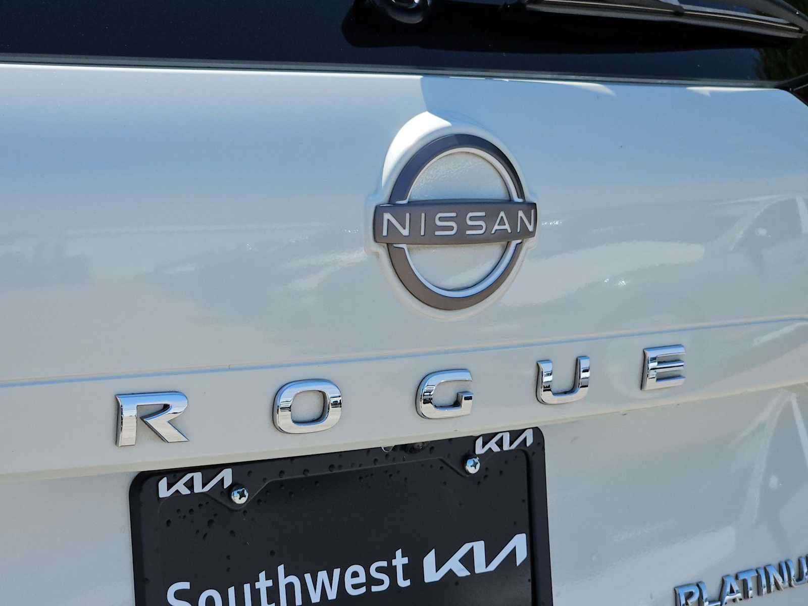 Used 2023 Nissan Rogue Platinum w/ Platinum Premium Package FWD image 13