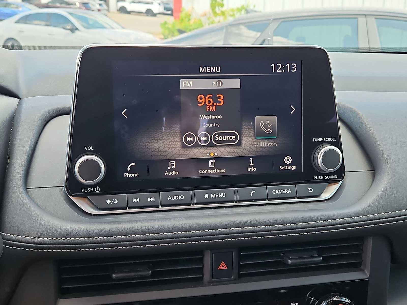 Used 2025 Nissan Rogue S FWD image 18