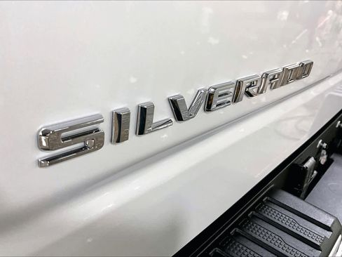 Used 2025 Chevrolet Silverado 1500 High Country w/ Z71 Off-Road Package image 9