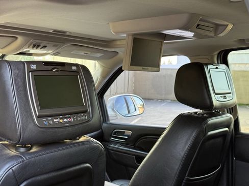 Used 2012 Cadillac Escalade Platinum image 22