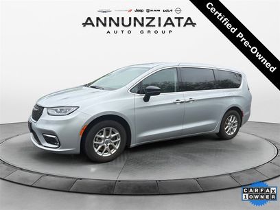 Used 2024 Chrysler Pacifica Touring-L
