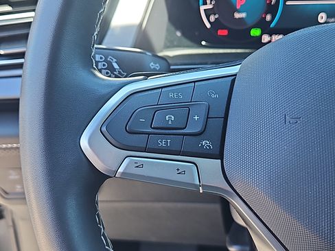 Certified 2024 Volkswagen Atlas Cross Sport SE w/ Panoramic Sunroof Package AWD/4WD image 20