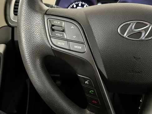 Used 2017 Hyundai Santa Fe SE image 62