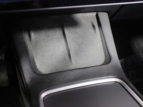 Used 2021 Tesla Model Y Long Range image 8