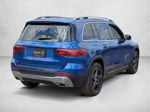 Used 2026 Mercedes-Benz GLB 250 image 2