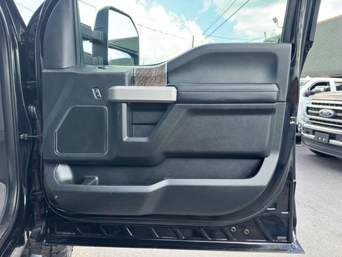 Used 2019 Ford F250 Lariat w/ Lariat Ultimate Package image 21