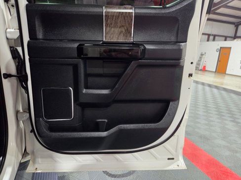 Used 2019 Ford F250 Lariat w/ Lariat Ultimate Package image 36