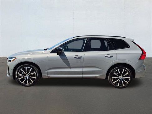 Used 2024 Volvo XC60 B5 Plus AWD/4WD image 8