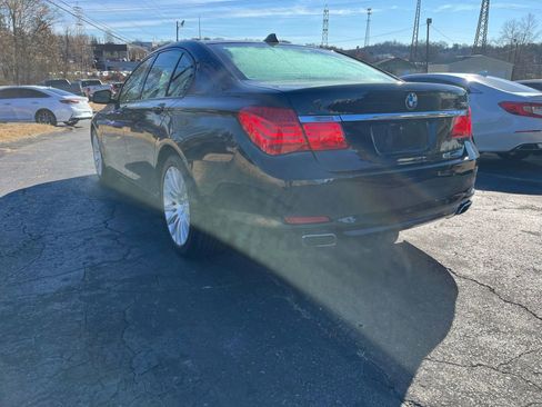 Used 2009 BMW 750i RWD image 5