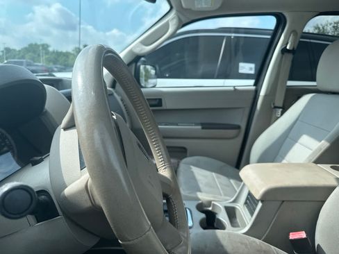 Used 2011 Ford Escape XLT w/ 201A Rapid Spec Order Code FWD image 33