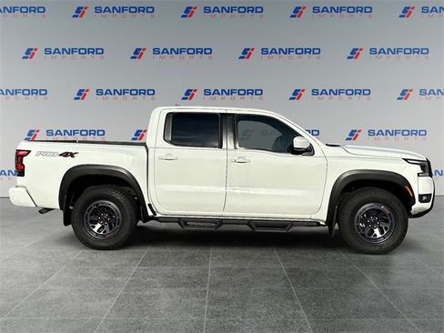 Used 2025 Nissan Frontier PRO-4X image 6