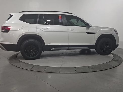 Used 2024 Volkswagen Atlas Peak Edition SEL AWD/4WD image 6