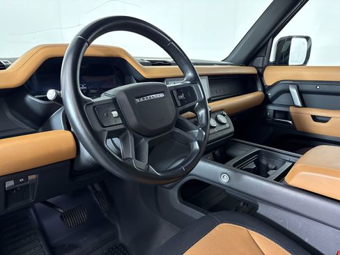 Used 2023 Land Rover Defender 90 X-Dynamic SE AWD/4WD image 4