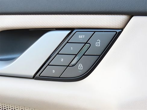 New 2025 Porsche Taycan image 47