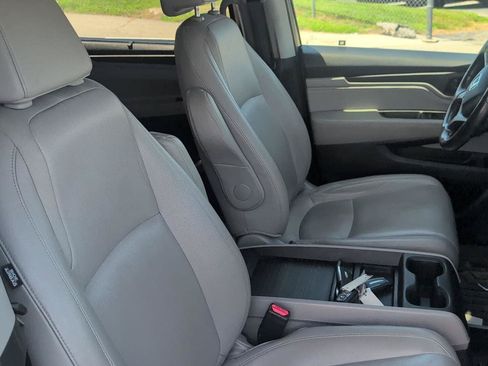 Used 2018 Honda Odyssey Touring image 9