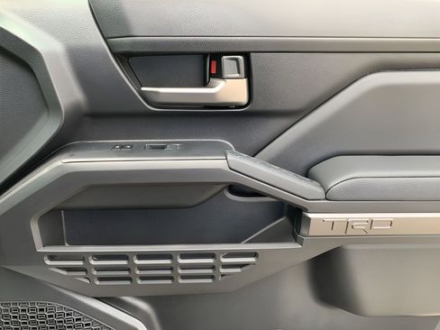 New 2025 Toyota Tacoma TRD Off-Road AWD/4WD image 18