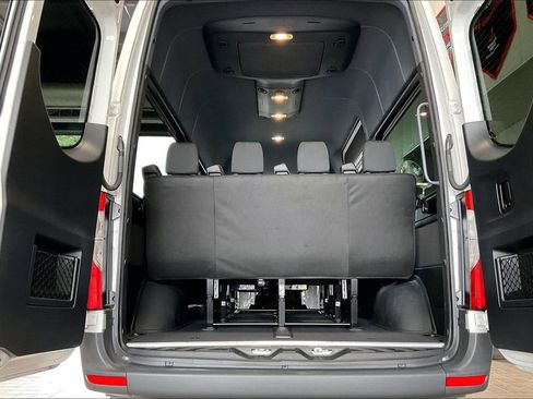 Used 2025 Mercedes-Benz Sprinter 2500 image 19