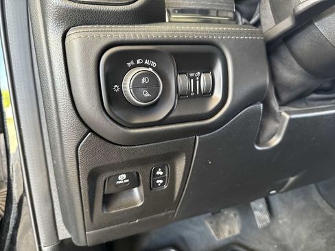Used 2022 RAM 1500 Limited AWD/4WD image 38