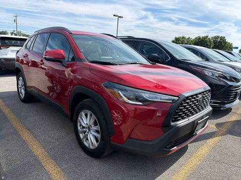 Certified 2022 Toyota Corolla Cross LE AWD/4WD image 2
