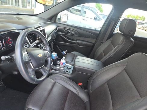Used 2023 Chevrolet Traverse High Country FWD image 6