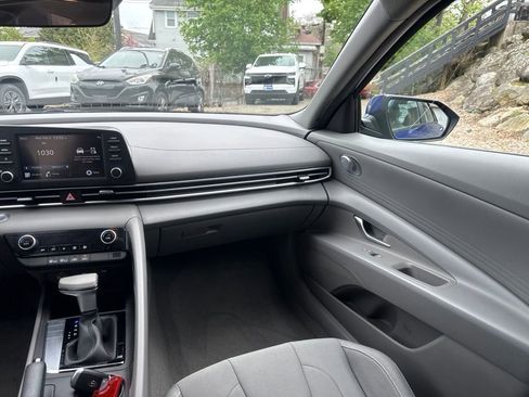 Certified 2022 Hyundai Elantra SEL FWD image 22