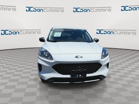 Used 2022 Ford Escape SE FWD image 3