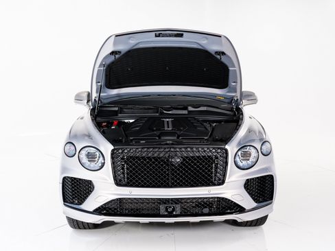 New 2025 Bentley Bentayga image 47