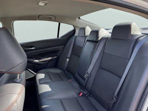 Used 2024 Nissan Altima 2.5 SR FWD image 35