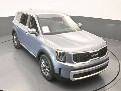 Used 2024 Kia Telluride LX FWD image 53