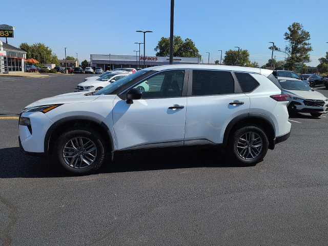 Used 2025 Nissan Rogue S FWD image 4