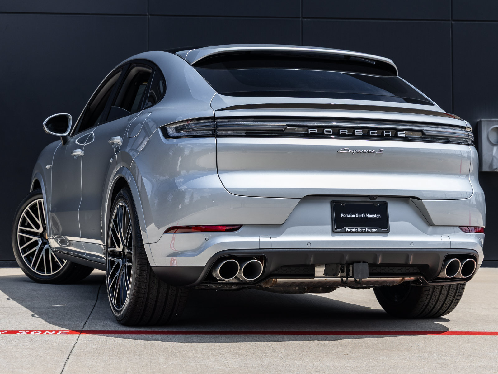 Certified 2026 Porsche Cayenne S AWD/4WD image 3