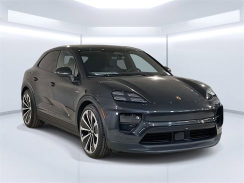 New 2025 Porsche Macan 4 Electric image 9