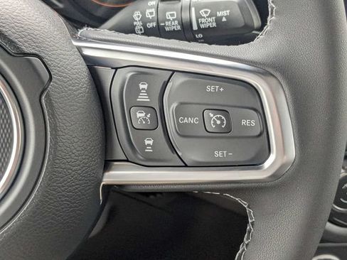 New 2026 Jeep Wrangler Unlimited Sahara w/ Whitecap Package AWD/4WD image 27