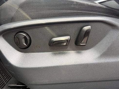 Used 2021 Volkswagen Tiguan SE w/ Panoramic Sunroof Package AWD/4WD image 26