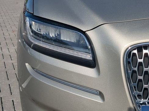 Used 2023 Lincoln Nautilus Reserve w/ Equipment Group 201A image 11