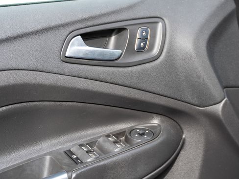 Used 2017 Ford Escape SE w/ Equipment Group 201A image 11