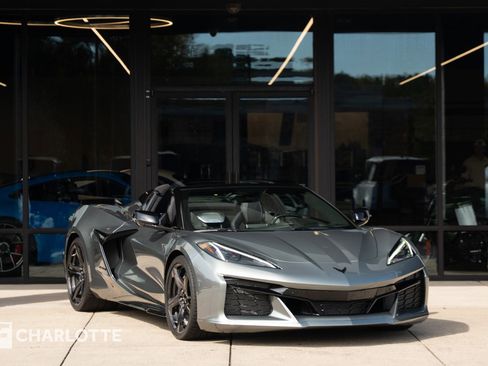 Used 2023 Chevrolet Corvette Z06 image 1