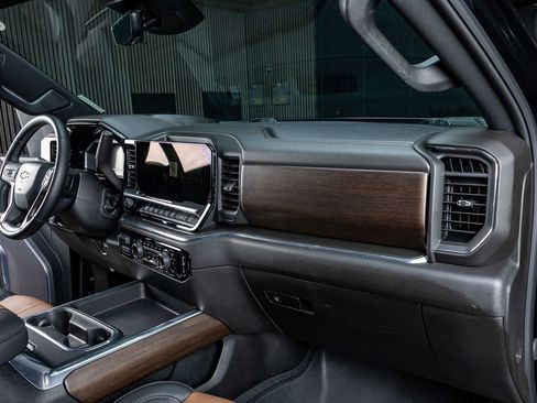 Used 2025 Chevrolet Silverado 2500 High Country w/ High Country Premium Package image 17