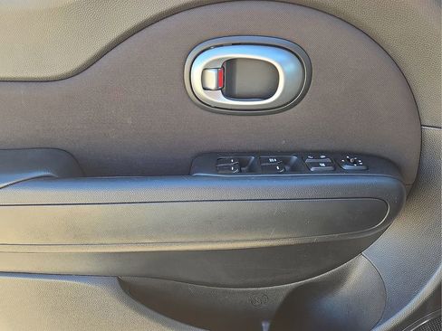 Used 2016 Kia Soul image 19