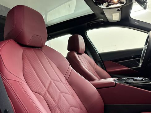 Used 2026 BMW 530i w/ M Sport Package image 31