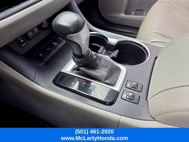 Used 2017 Toyota Highlander XLE AWD/4WD image 28