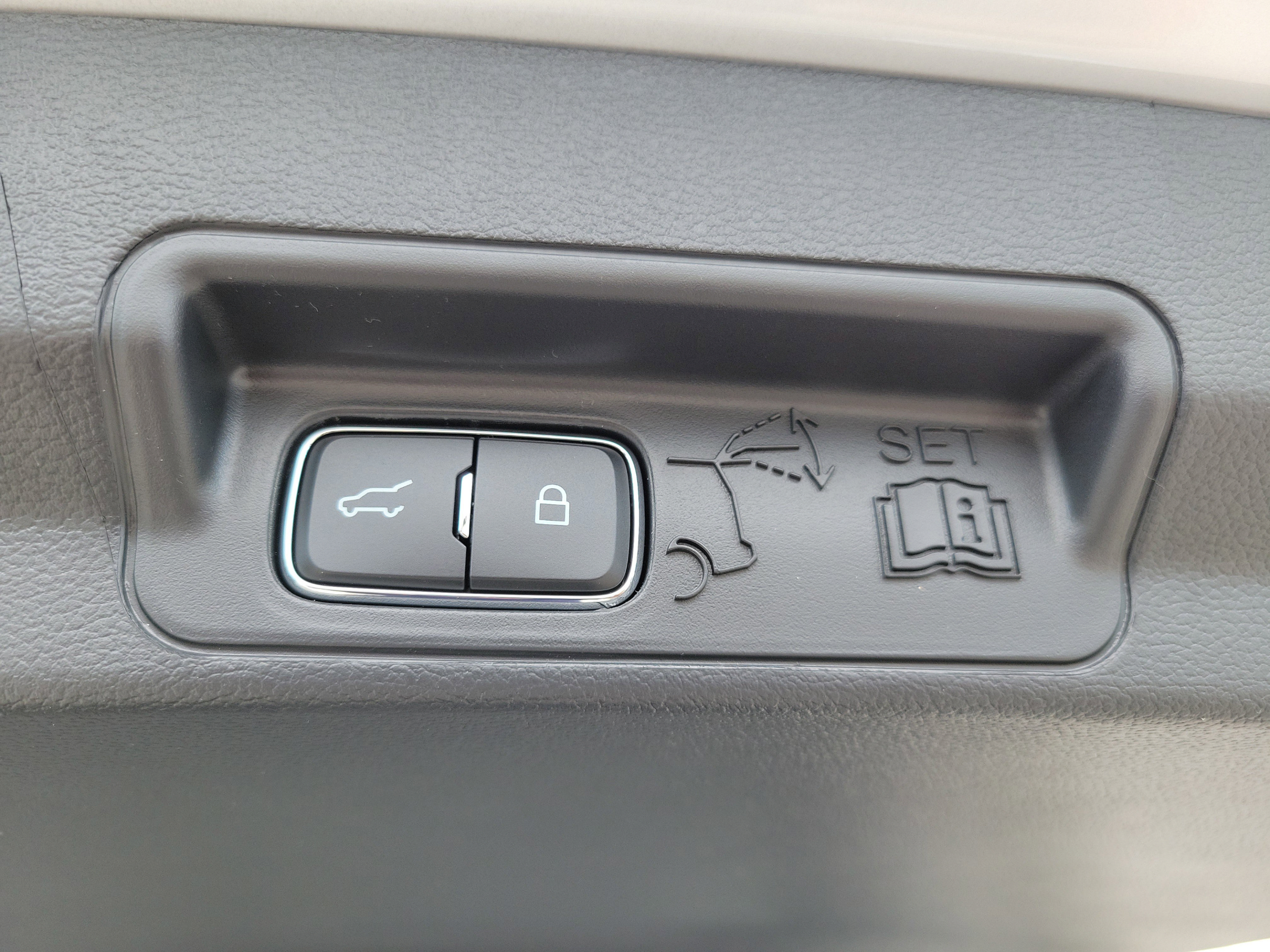 New 2026 Ford Explorer Platinum RWD image 9