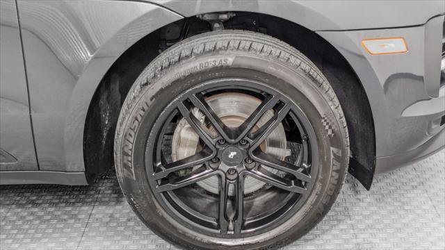 Used 2019 Porsche Macan AWD/4WD image 33