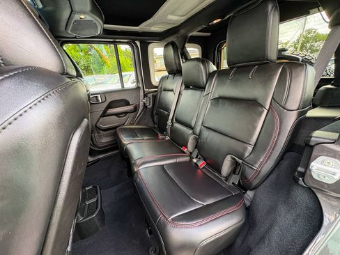 Used 2026 Jeep Wrangler Unlimited Rubicon AWD/4WD image 28