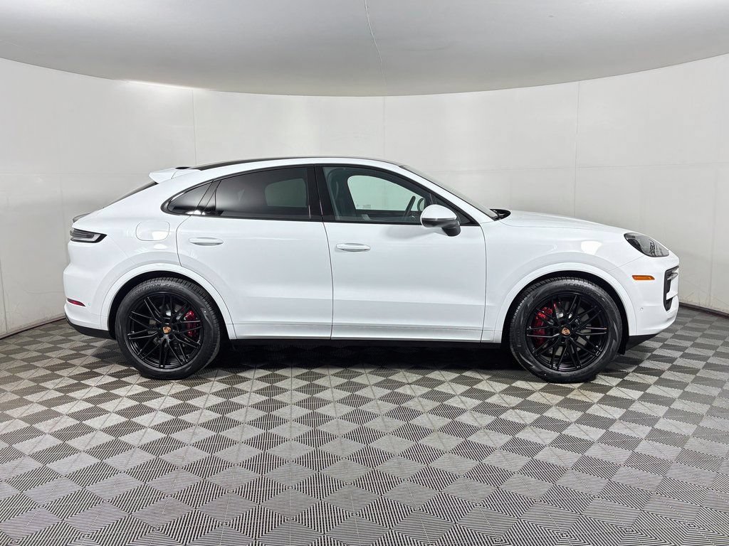 Certified 2026 Porsche Cayenne S AWD/4WD image 8