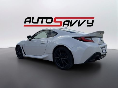 Used 2024 Toyota GR86 Premium RWD image 4
