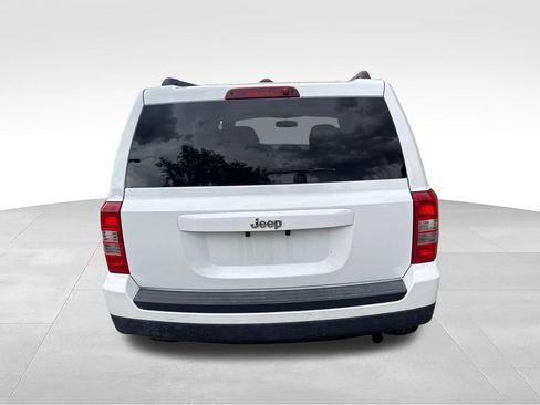 Used 2015 Jeep Patriot Sport w/ Power Value Group FWD image 7