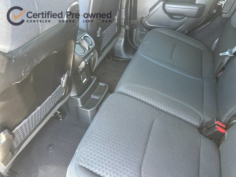 Used 2025 Jeep Wrangler Unlimited Rubicon 4xe w/ Convenience Group AWD/4WD image 13